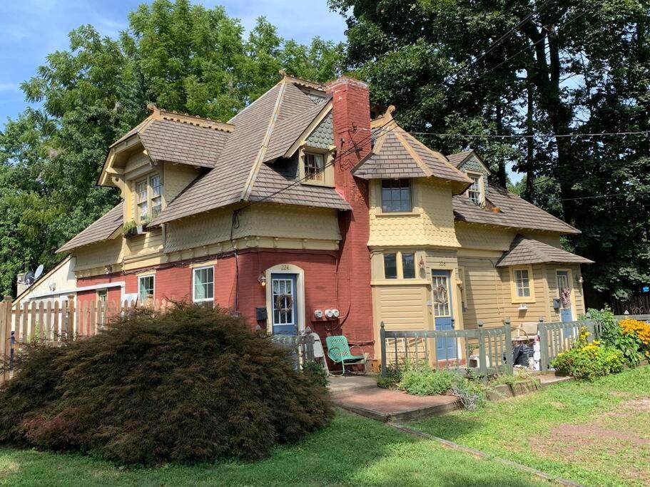 Luxury Apartment In Historic Carriage House Kennett Square Exterior foto